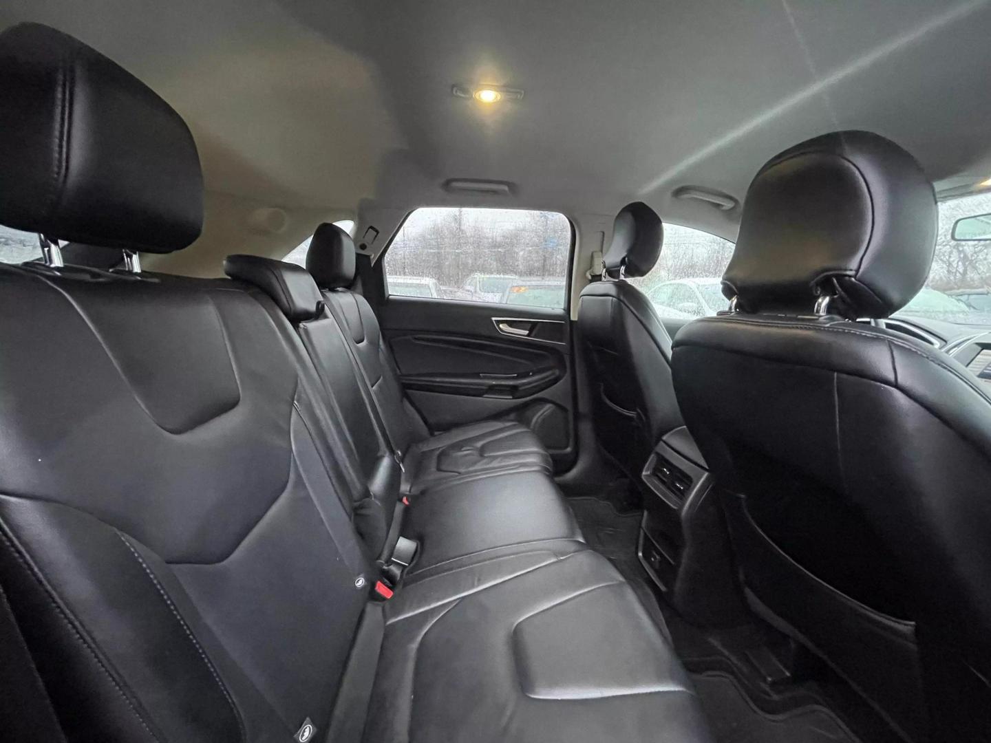 2015 Ford Edge Titanium photo 56