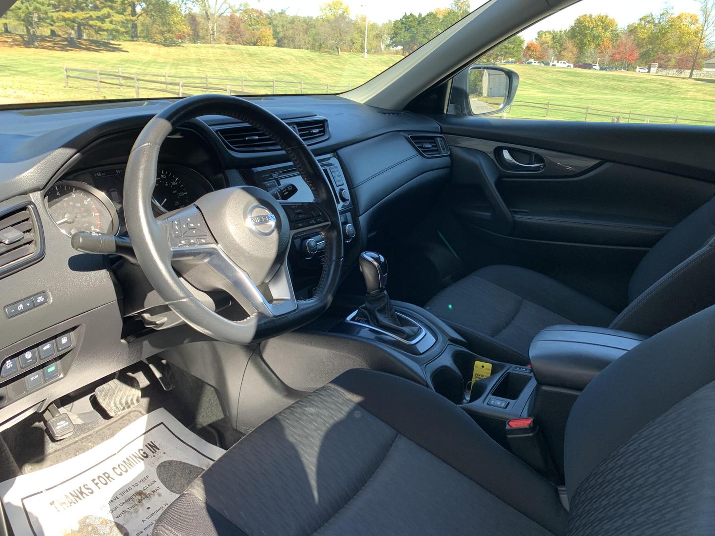 2019 Nissan Rogue SV photo 15