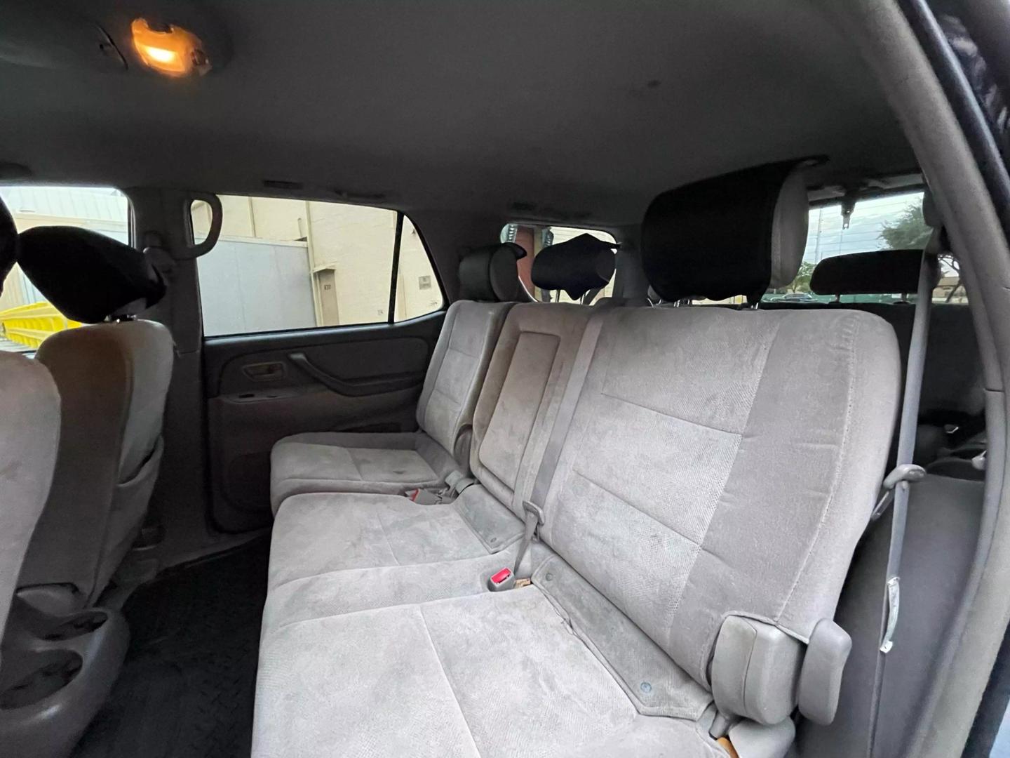 2007 Toyota Sequoia SR5 photo 28