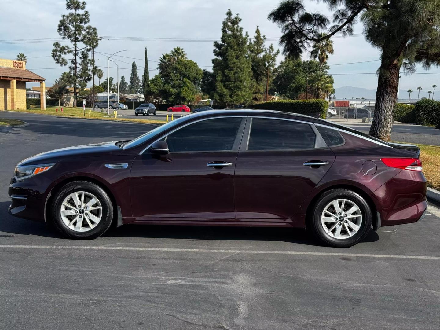 2016 Kia Optima LX photo 2