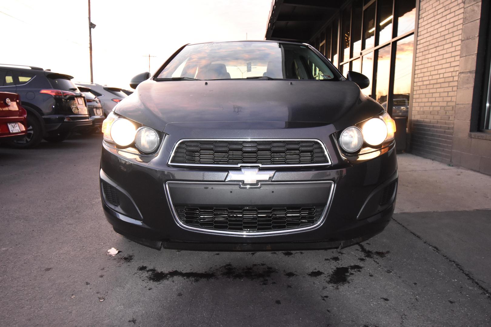 2014 Chevrolet Sonic LS photo 2