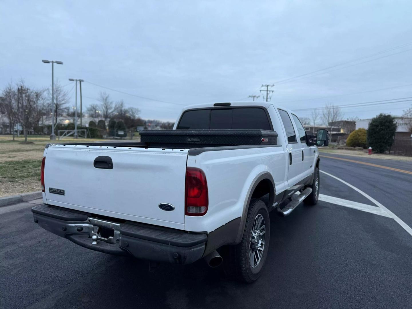 2005 Ford F-250 Super Duty Lariat photo 7