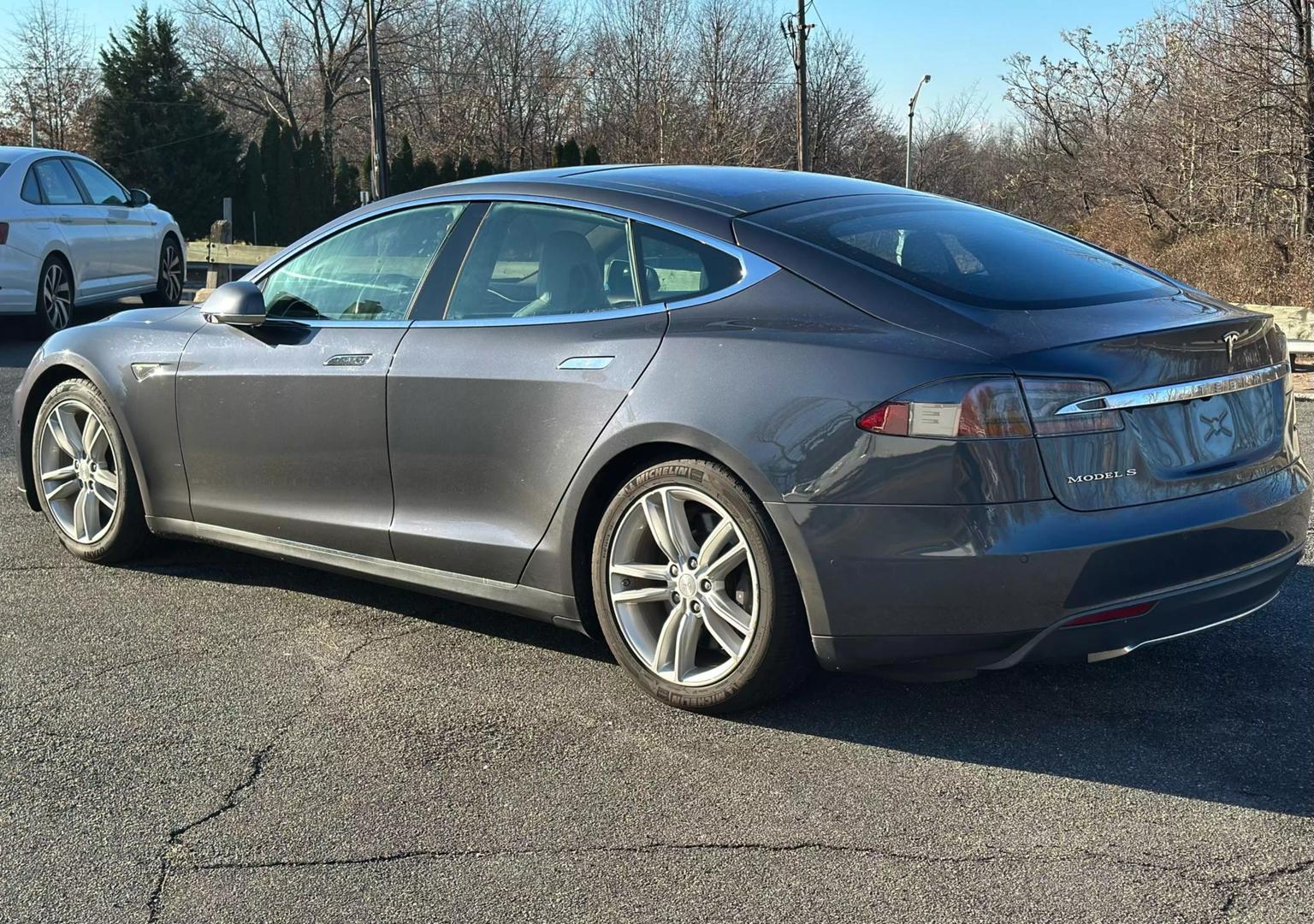 2015 Tesla Model S 85D photo 4