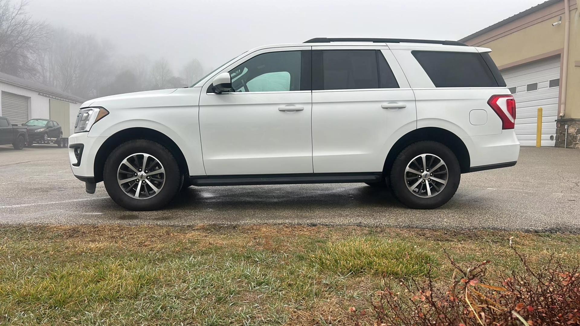 2020 Ford Expedition XLT photo 38