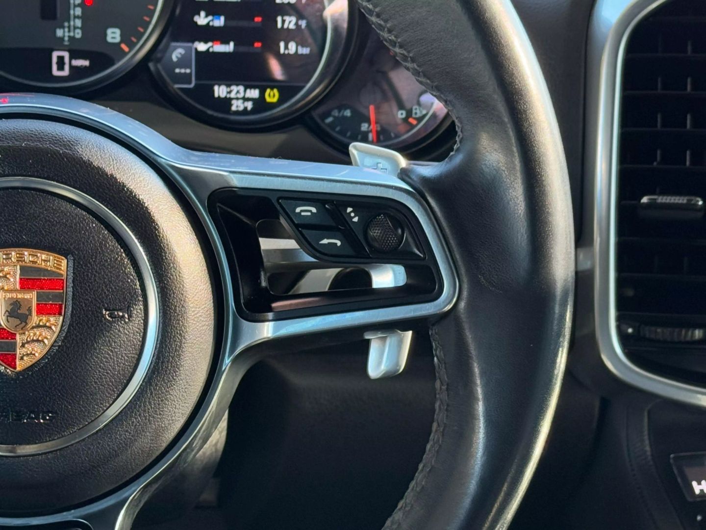 2016 Porsche Cayenne - Image 35