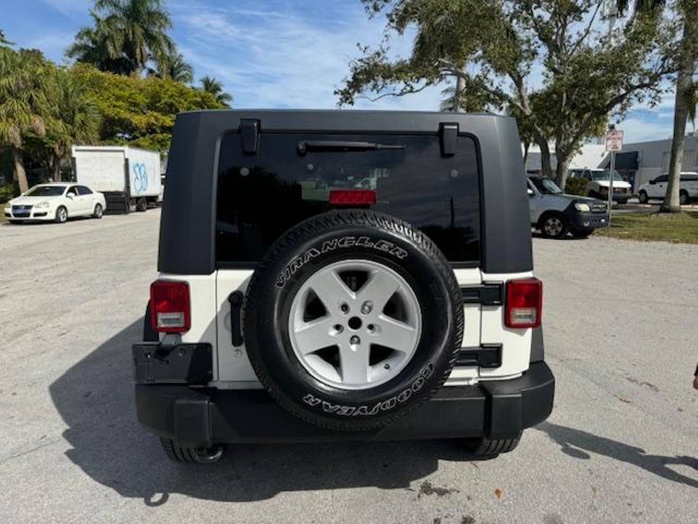 2010 Jeep Wrangler Unlimited Sport photo 12