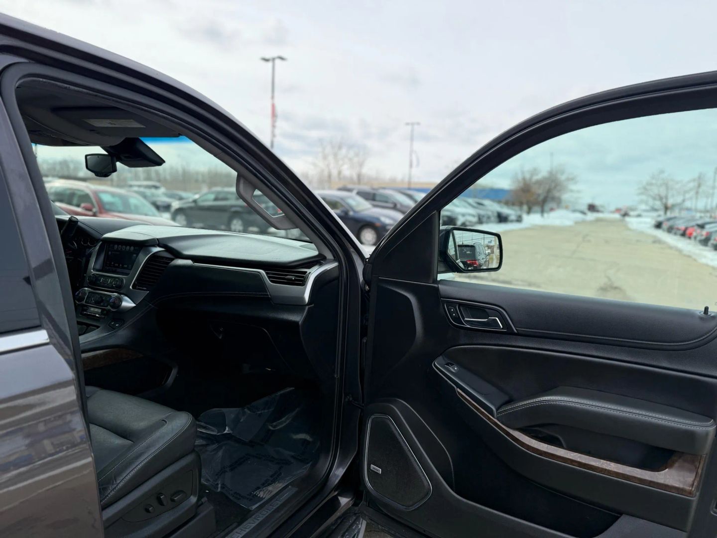 2018 Chevrolet Suburban - Image 23