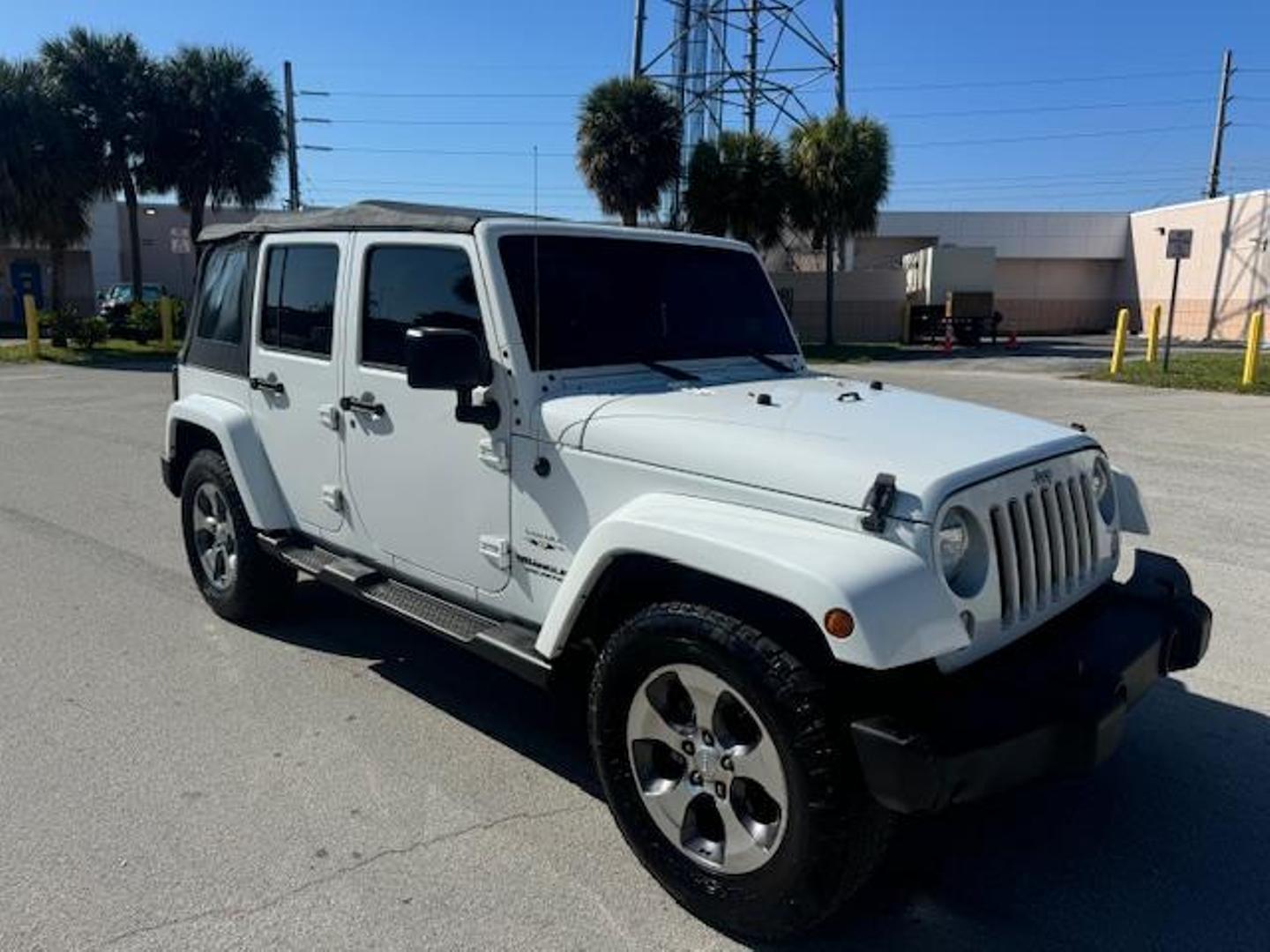 2016 Jeep Wrangler Unlimited Sahara photo 3