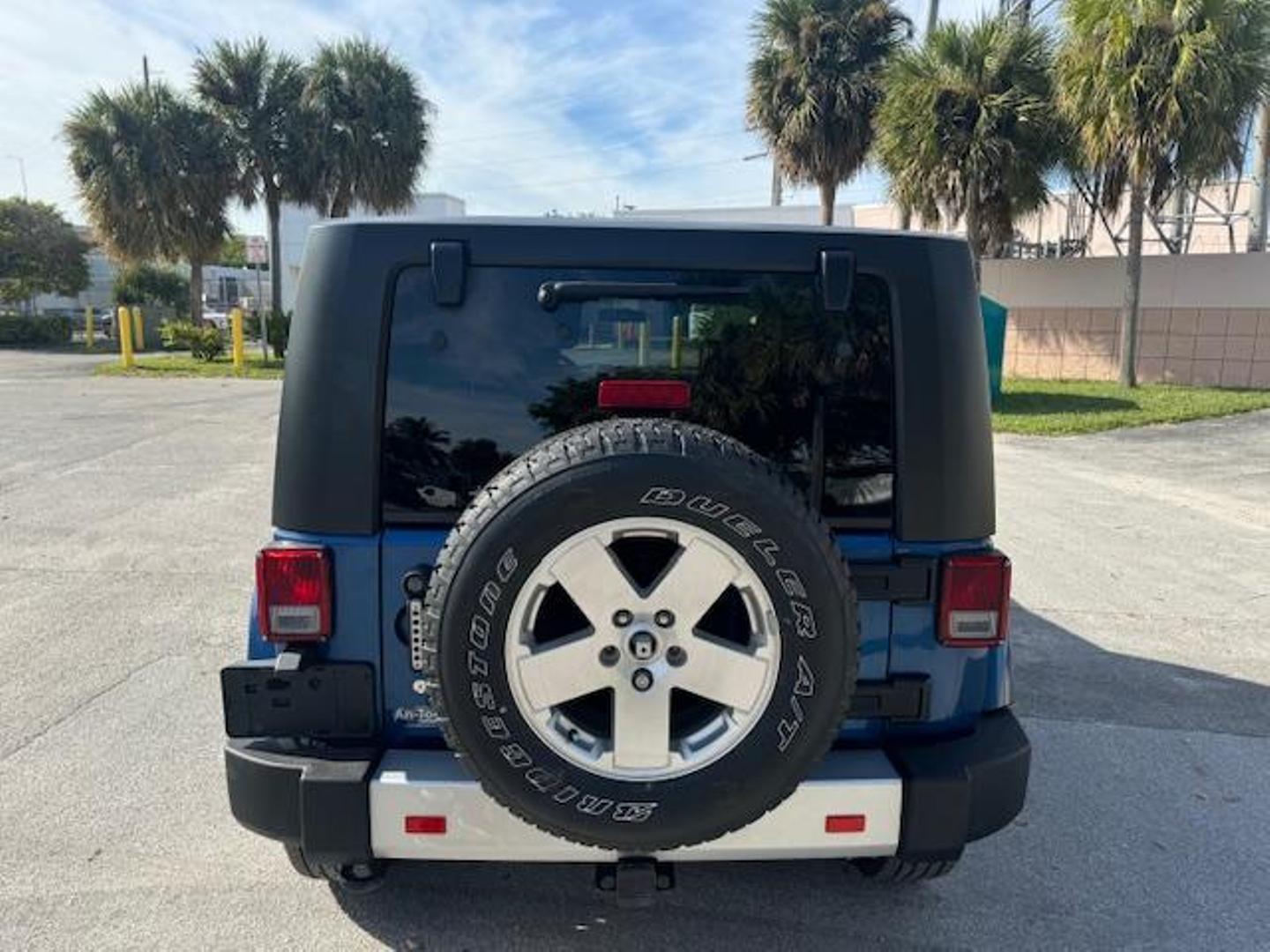 2010 Jeep Wrangler Unlimited Sahara photo 7