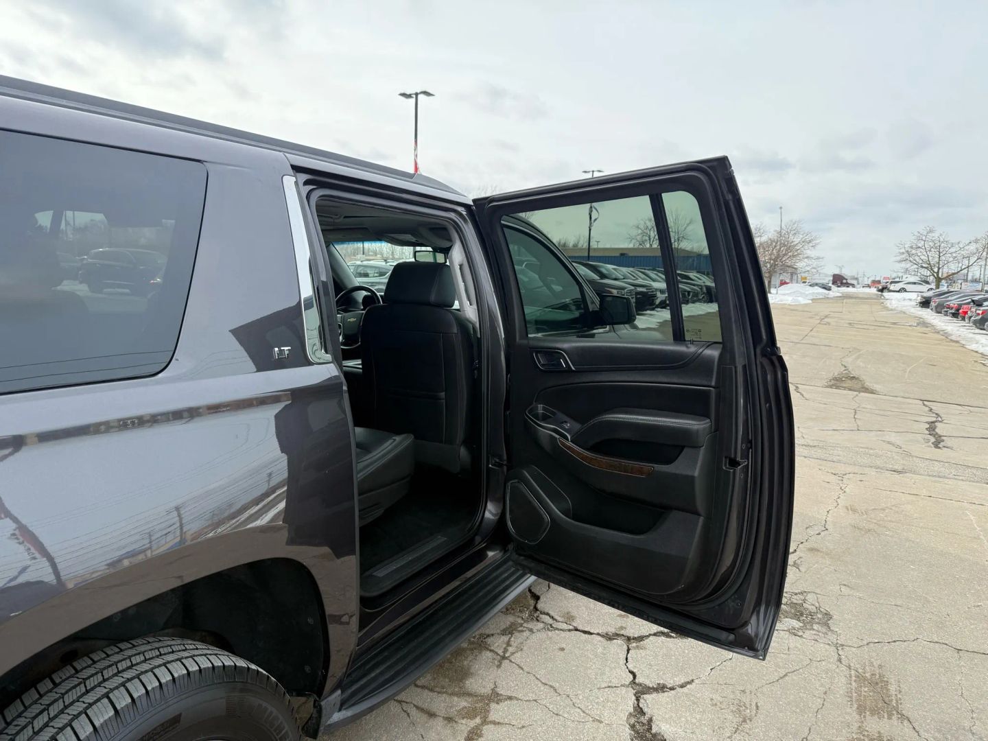 2018 Chevrolet Suburban - Image 26