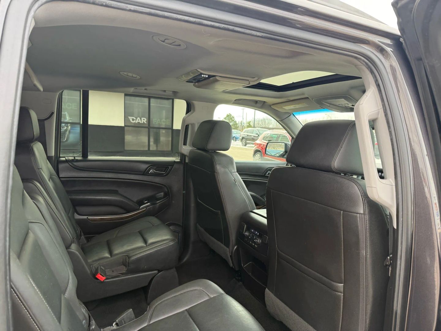 2018 Chevrolet Suburban - Image 27