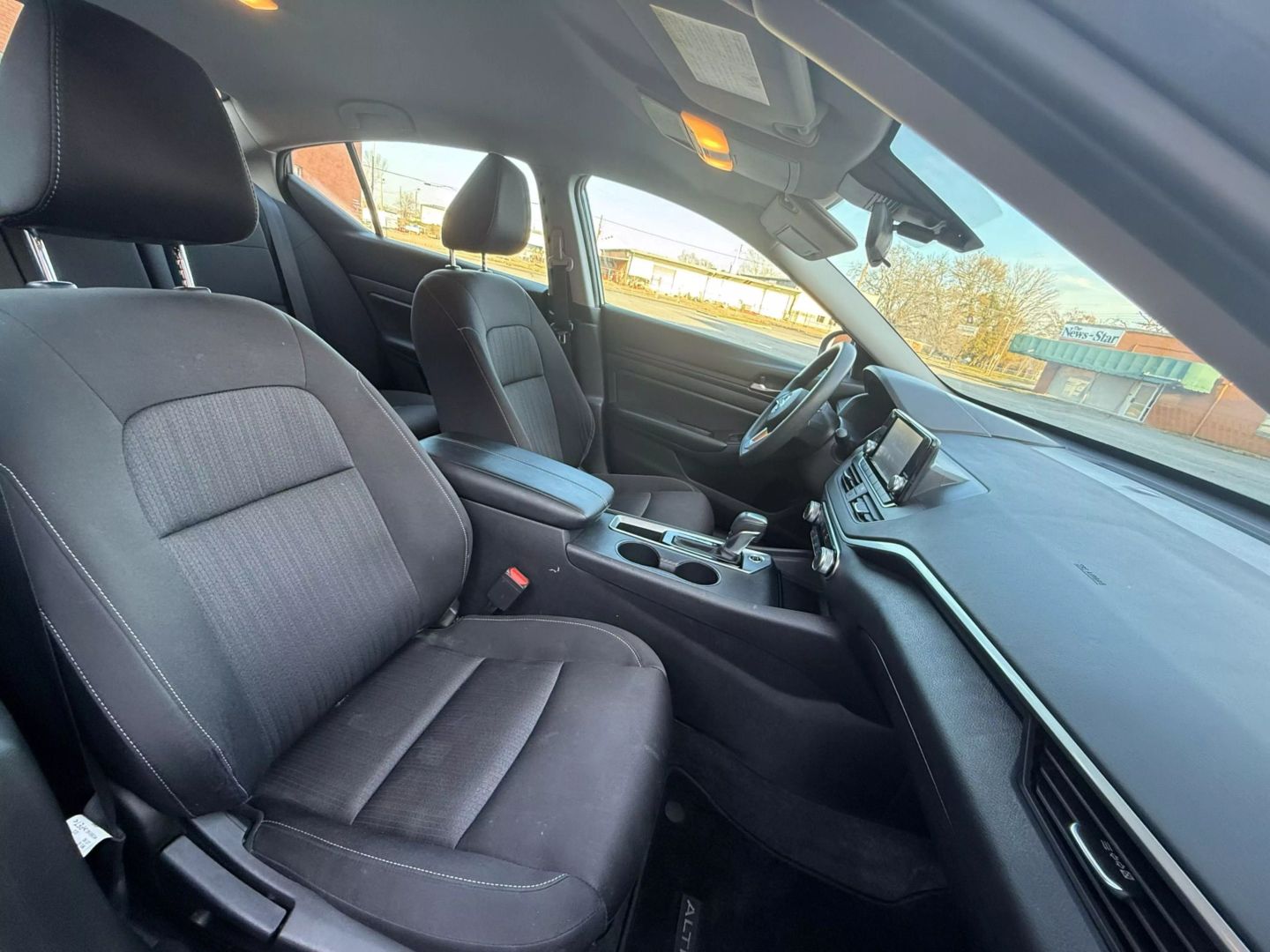 2021 Nissan Altima - Image 20