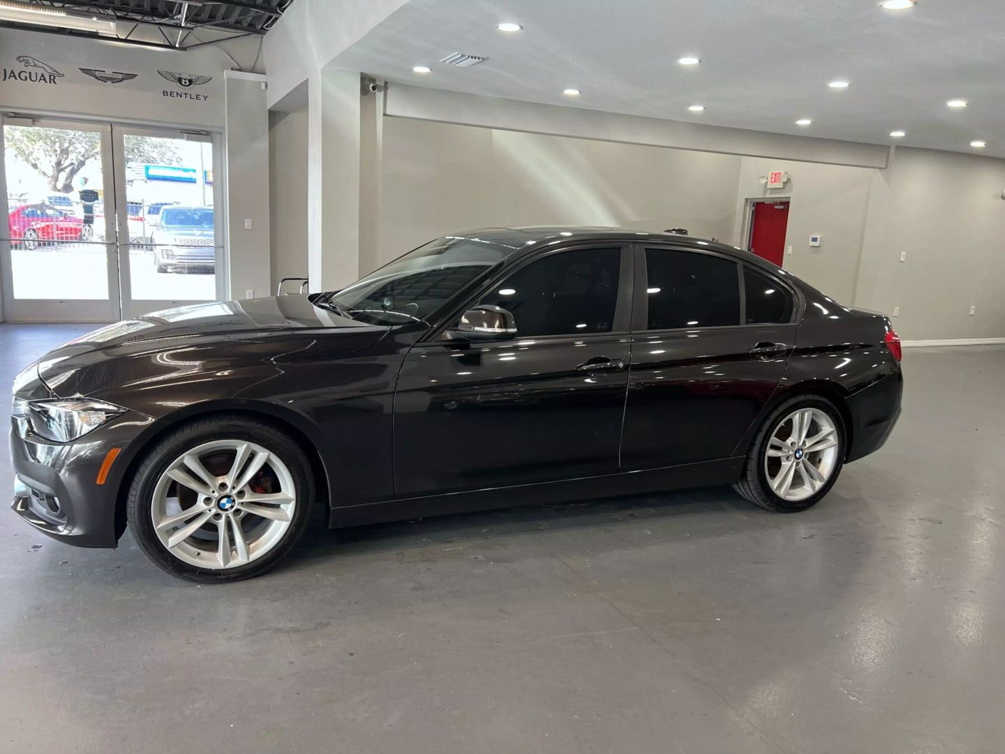 2016 Bmw 3 Series 320i Sedan 4d - Image 3