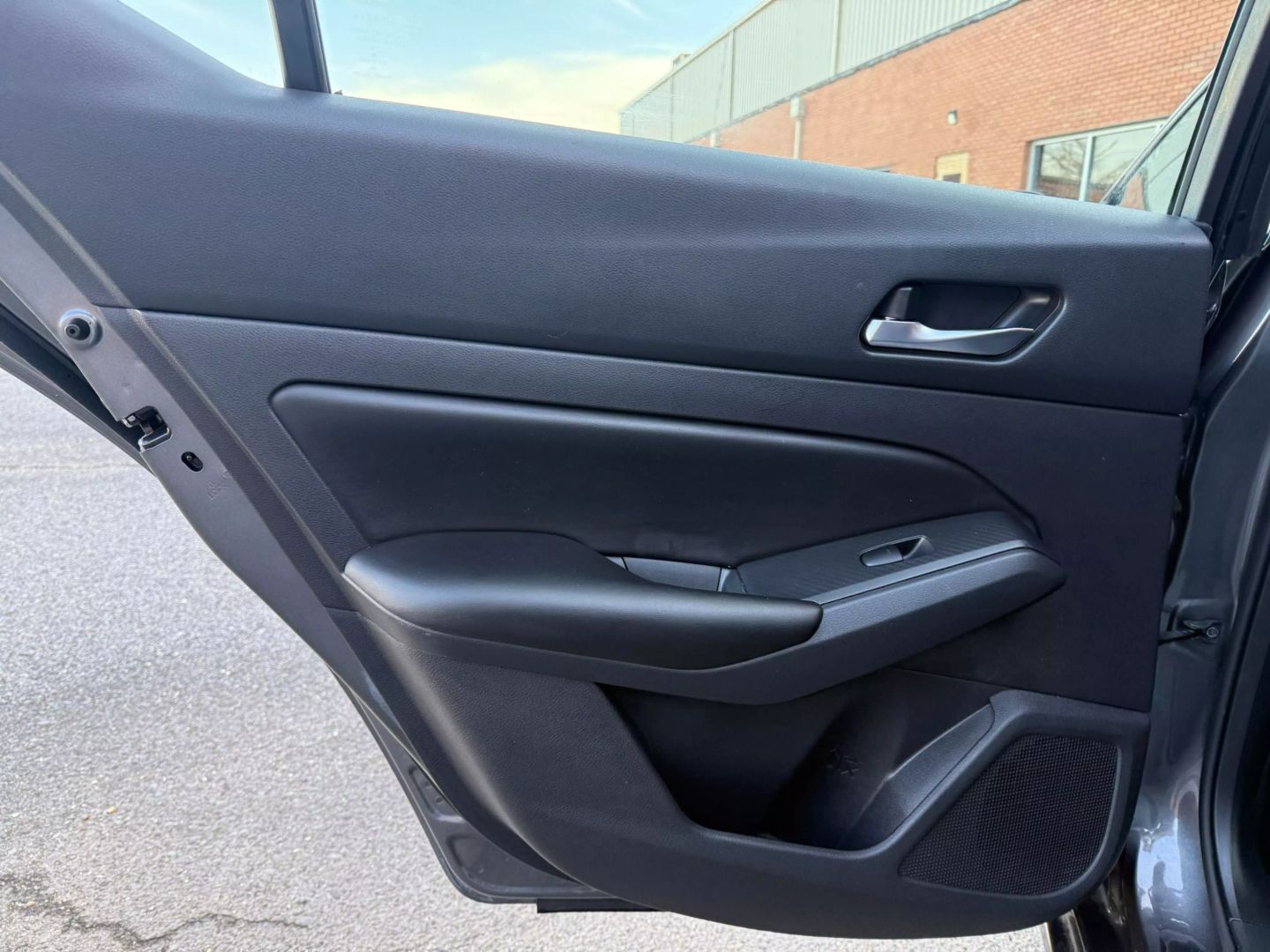 2021 Nissan Altima - Image 17