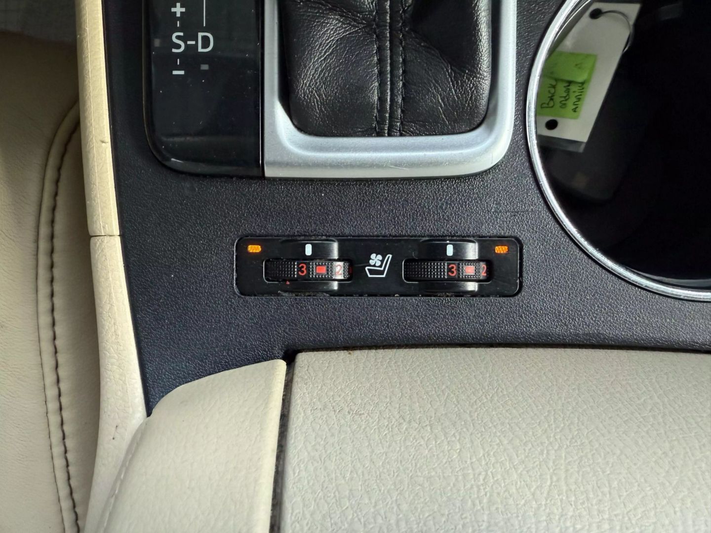 2016 Toyota Highlander - Image 30