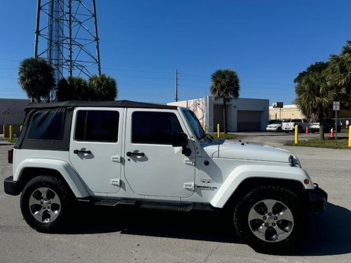 2016 Jeep Wrangler Unlimited Sahara photo 5