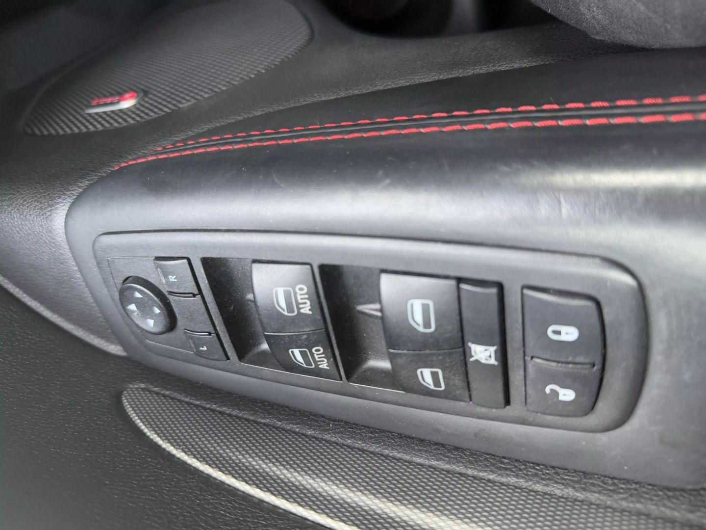 2018 Dodge Durango - Image 50