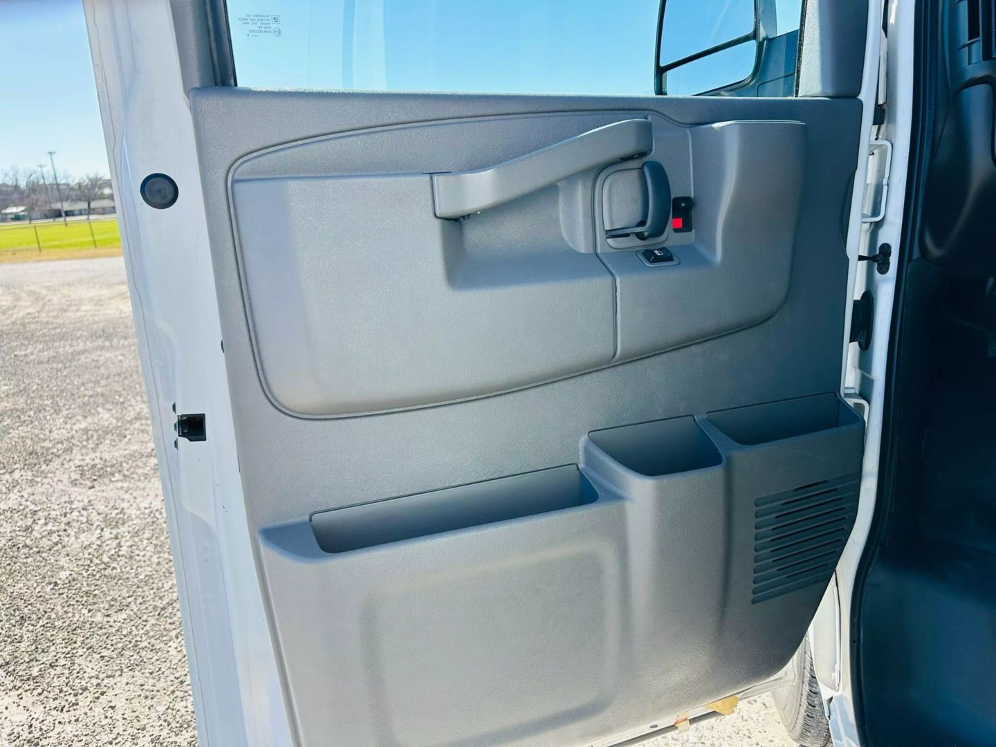 2018 Chevrolet Express 2500 Cargo - Image 15