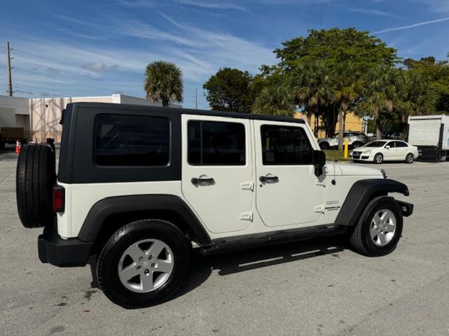 2010 Jeep Wrangler Unlimited Sport photo 9