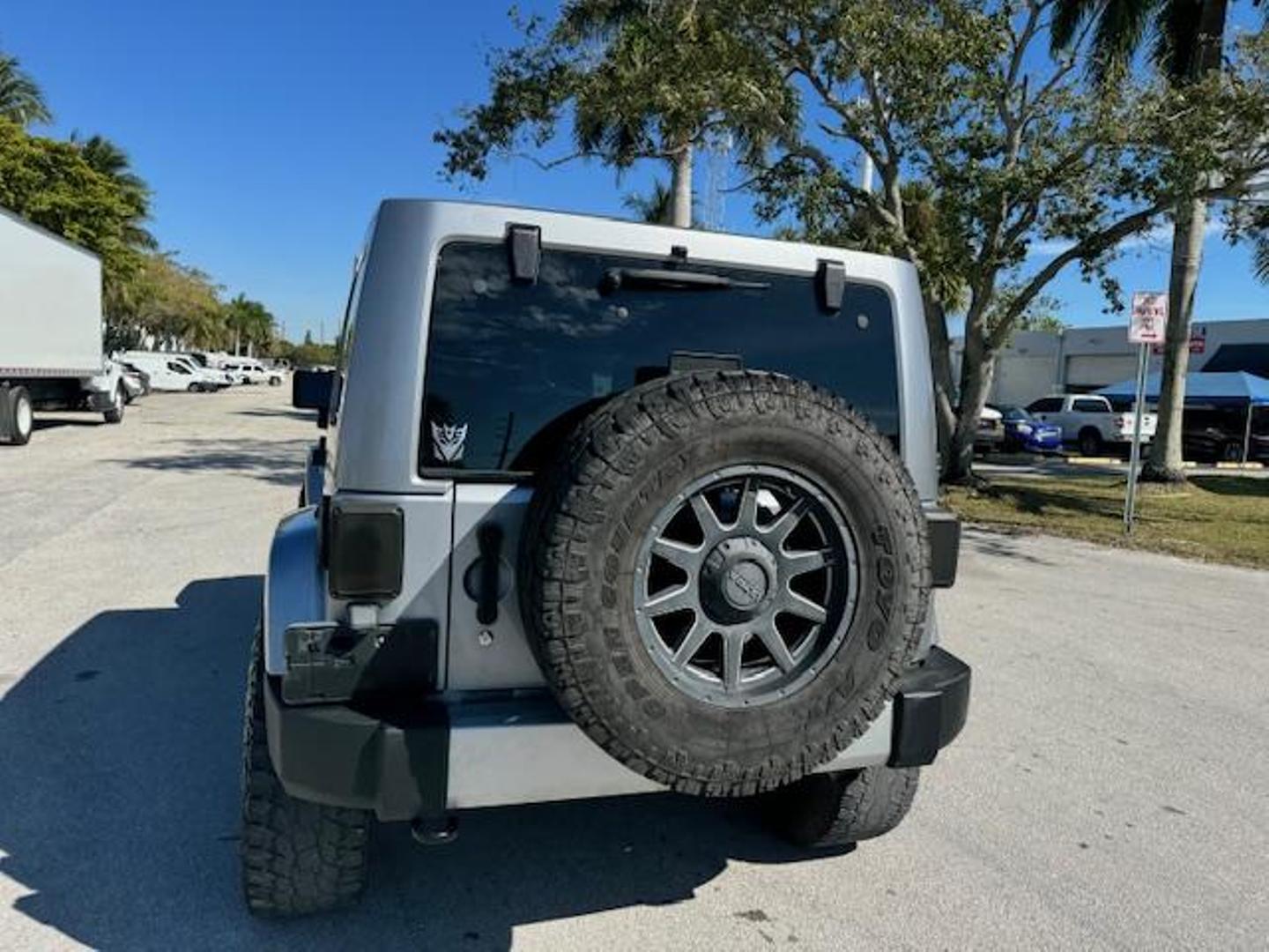 2013 Jeep Wrangler Unlimited Sahara photo 13