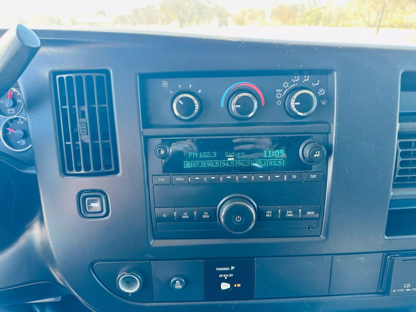 2018 Chevrolet Express 2500 Cargo - Image 19