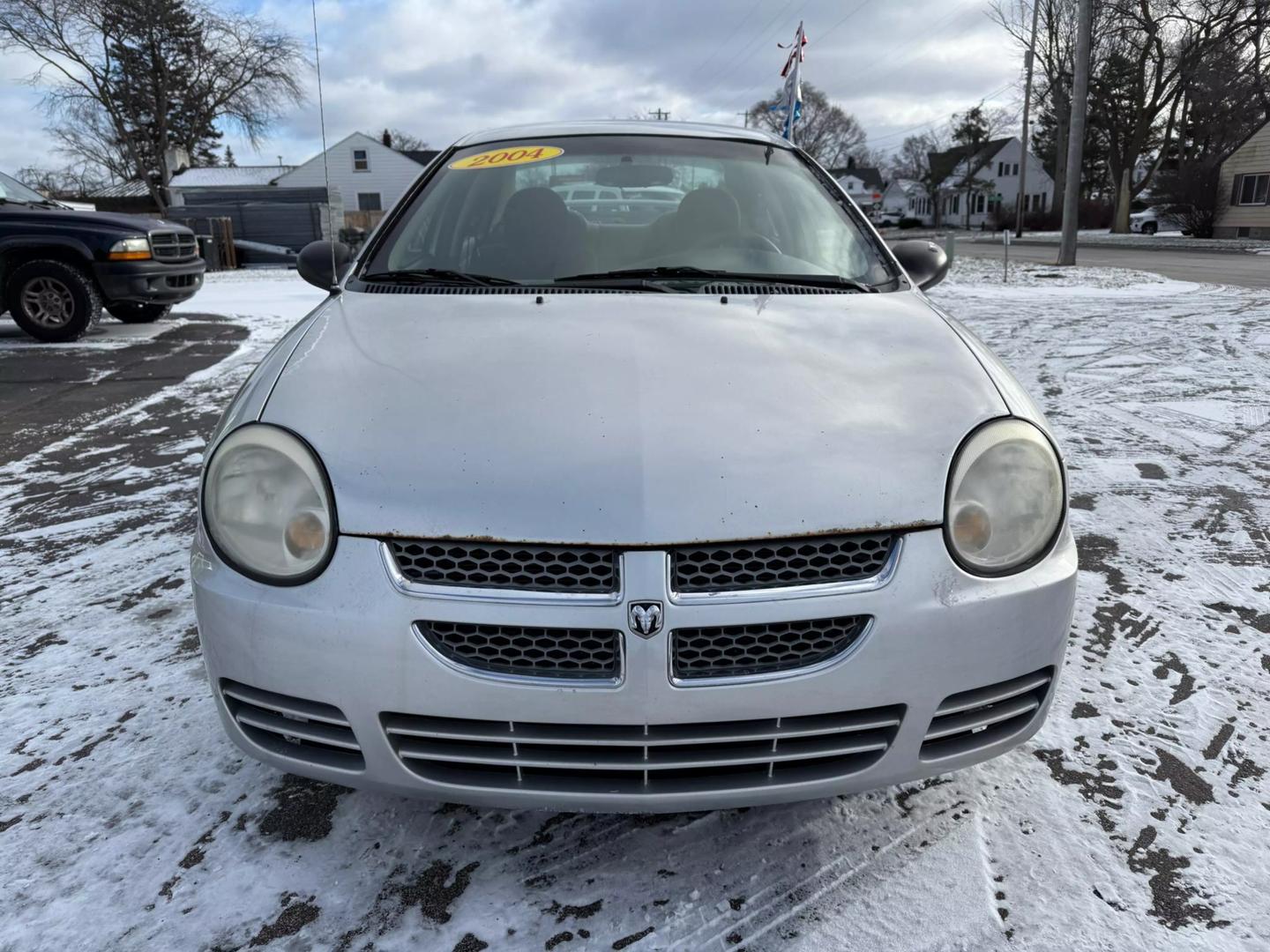 2004 Dodge Neon SXT photo 2