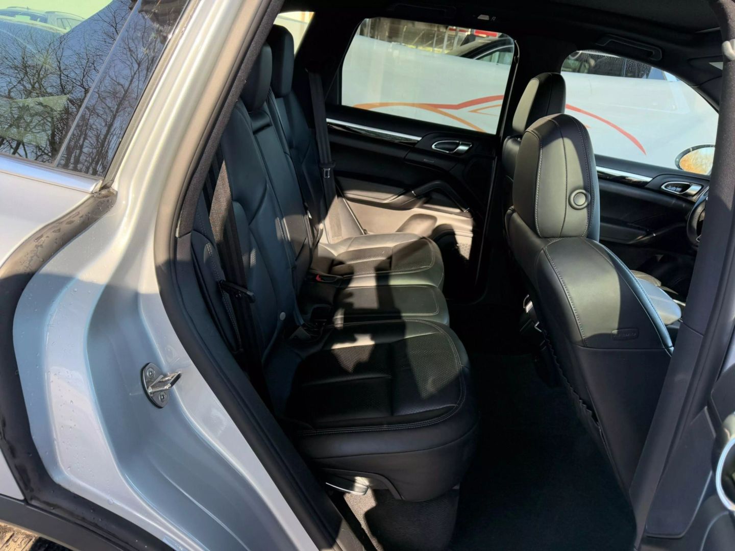 2016 Porsche Cayenne - Image 25
