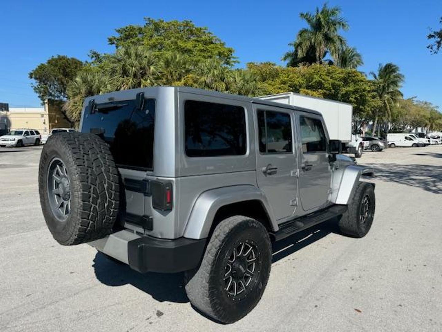 2013 Jeep Wrangler Unlimited Sahara photo 10