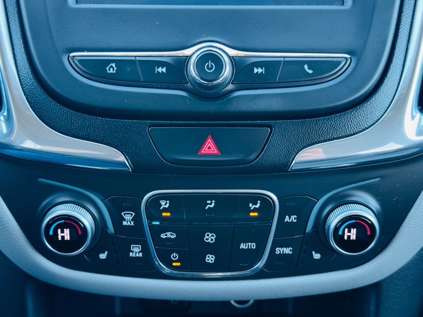 2018 Chevrolet Equinox - Image 14