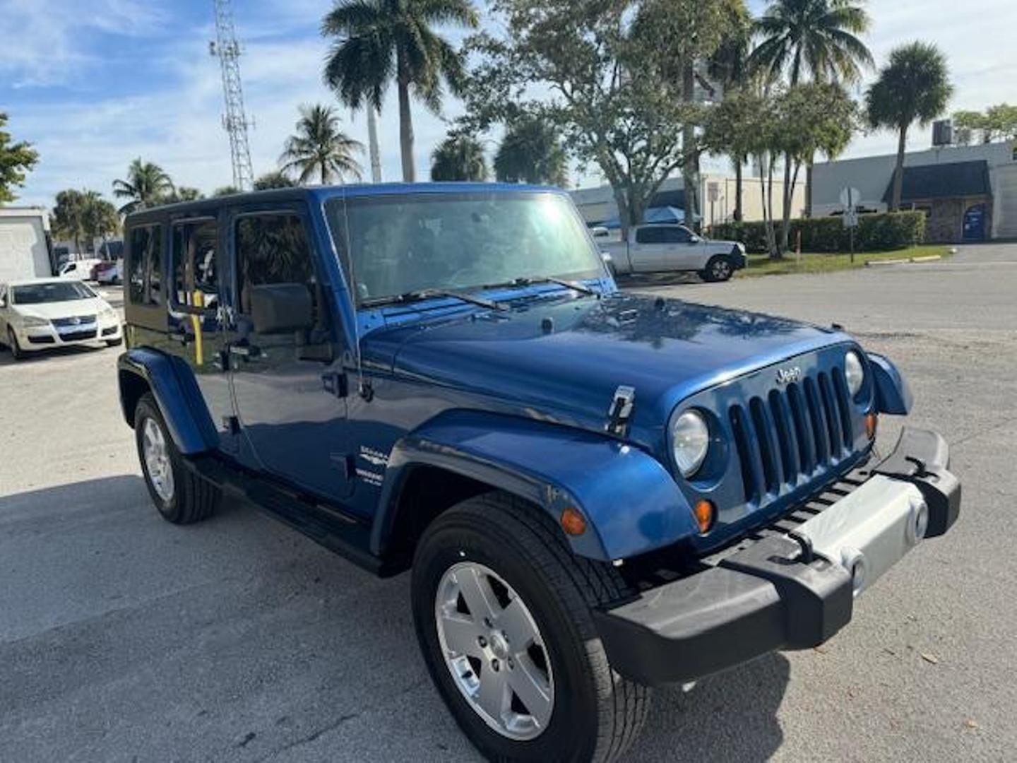 2010 Jeep Wrangler Unlimited Sahara photo 12