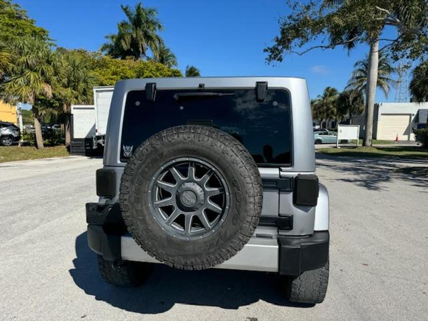 2013 Jeep Wrangler Unlimited Sahara photo 12