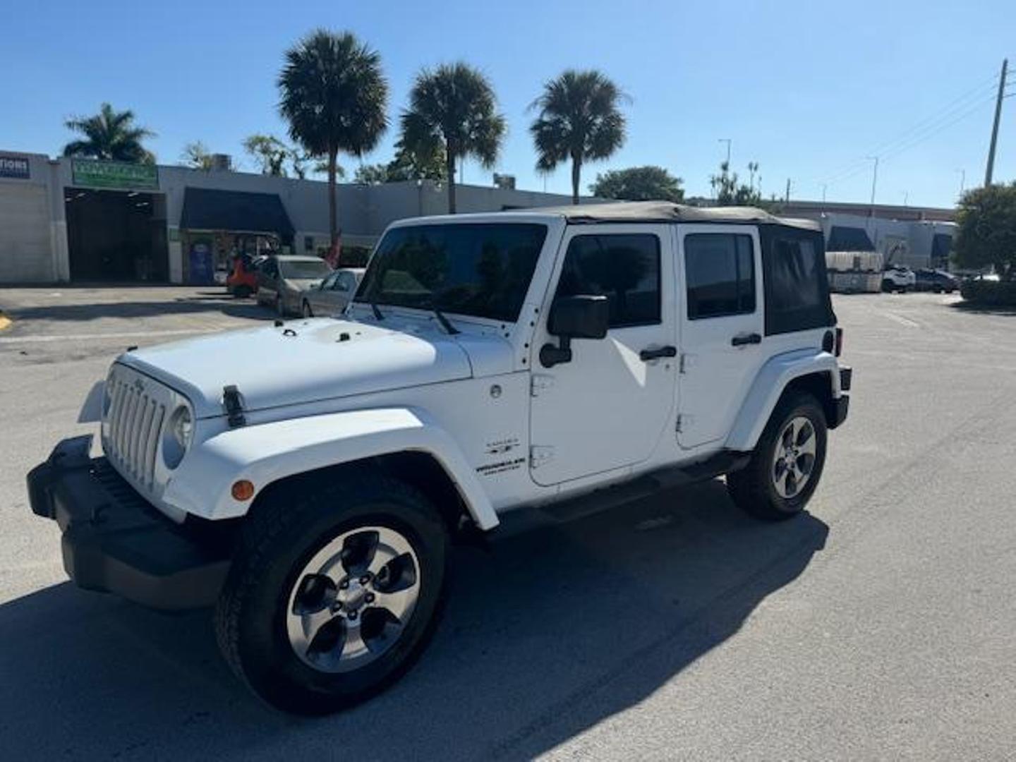 2016 Jeep Wrangler Unlimited Sahara photo 19