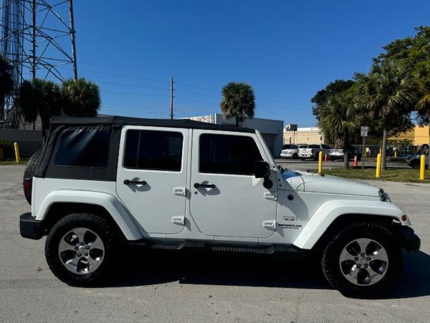 2016 Jeep Wrangler Unlimited Sahara photo 6