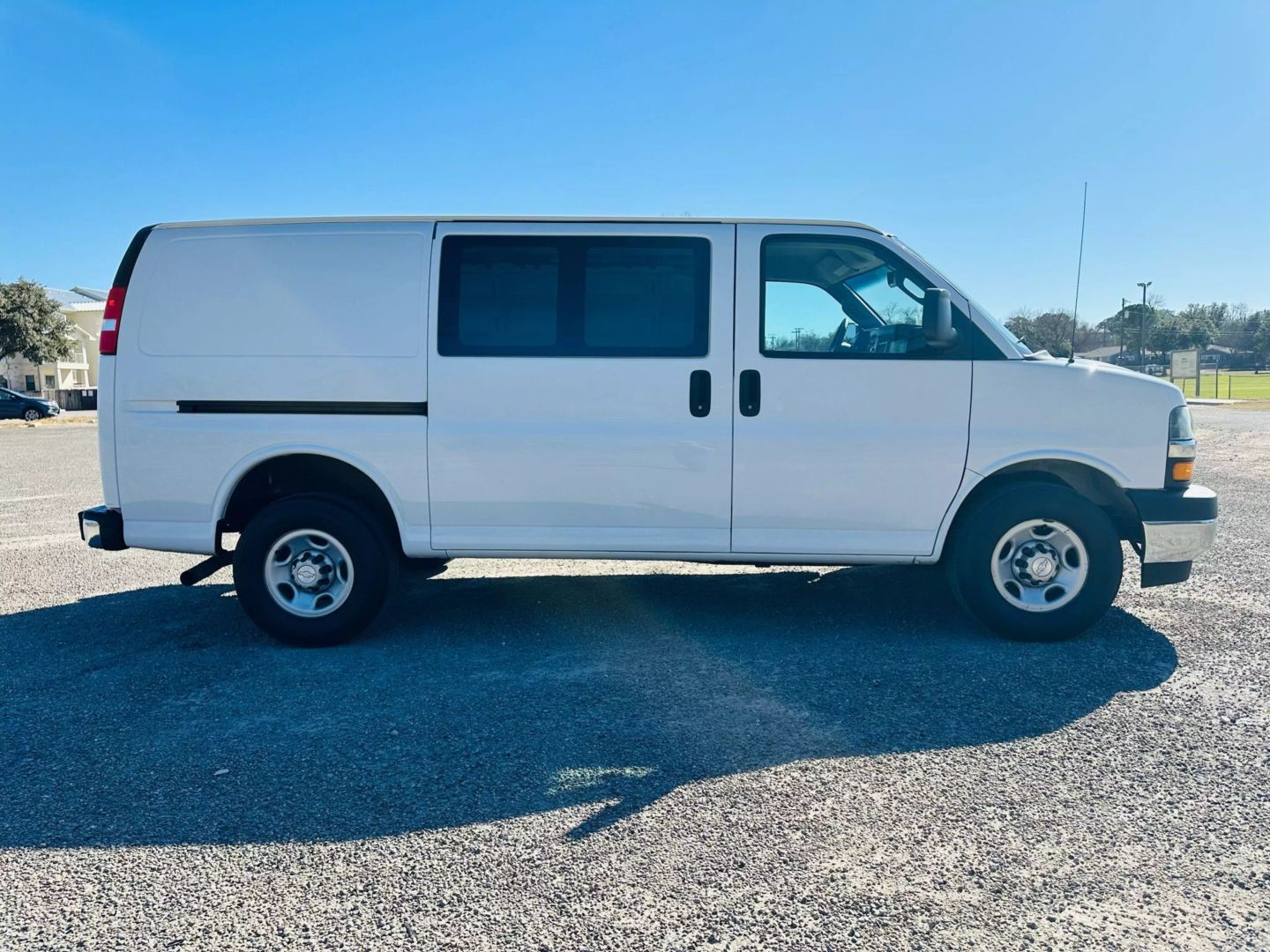2018 Chevrolet Express 2500 Cargo - Image 5