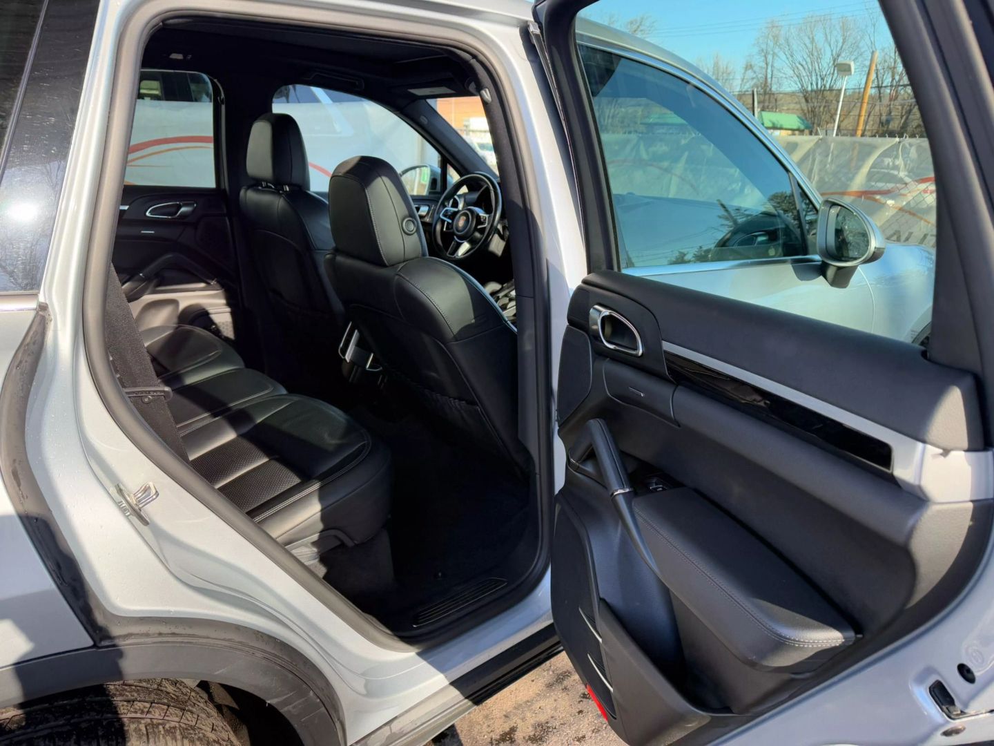 2016 Porsche Cayenne - Image 24
