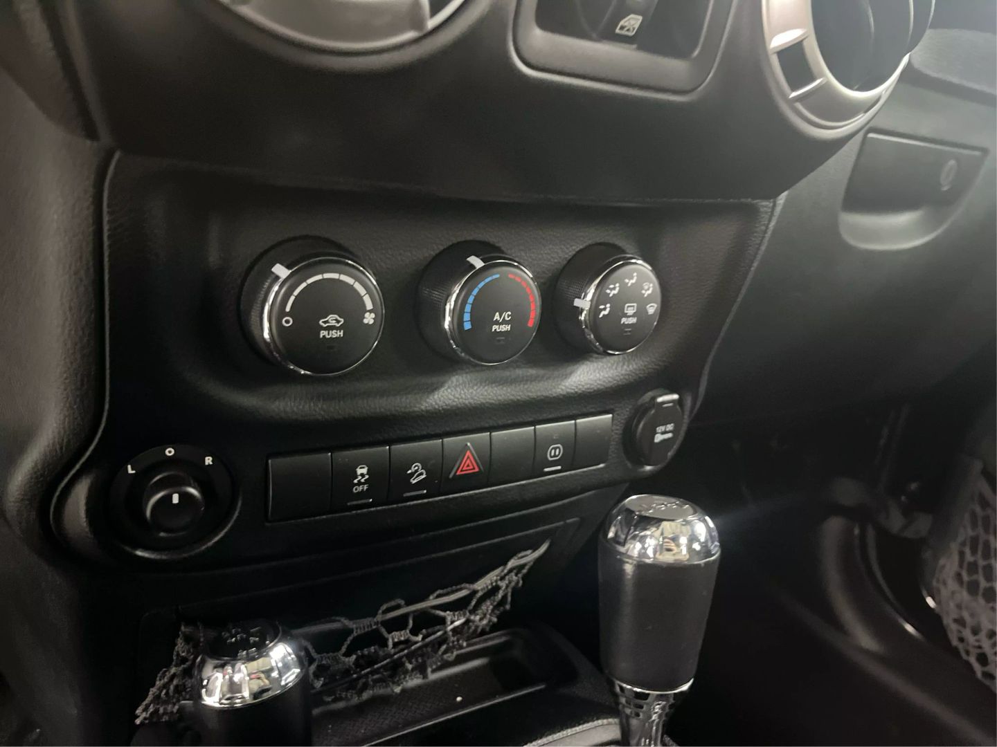 2012 Jeep Wrangler - Image 28