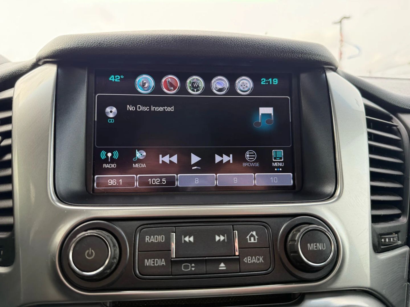 2018 Chevrolet Suburban - Image 38