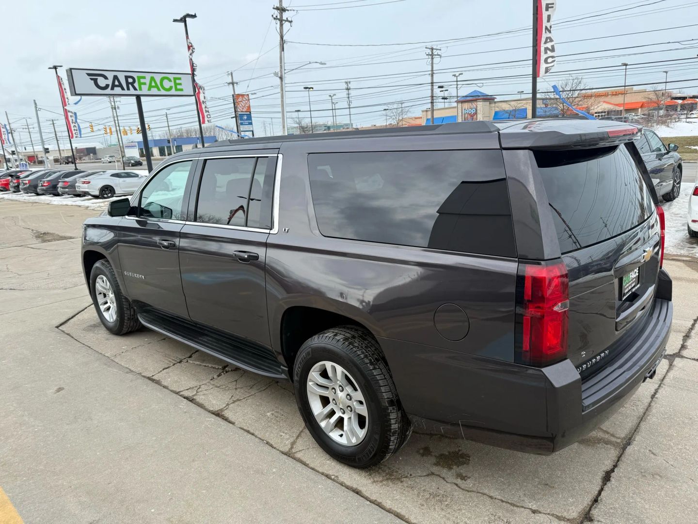2018 Chevrolet Suburban - Image 8