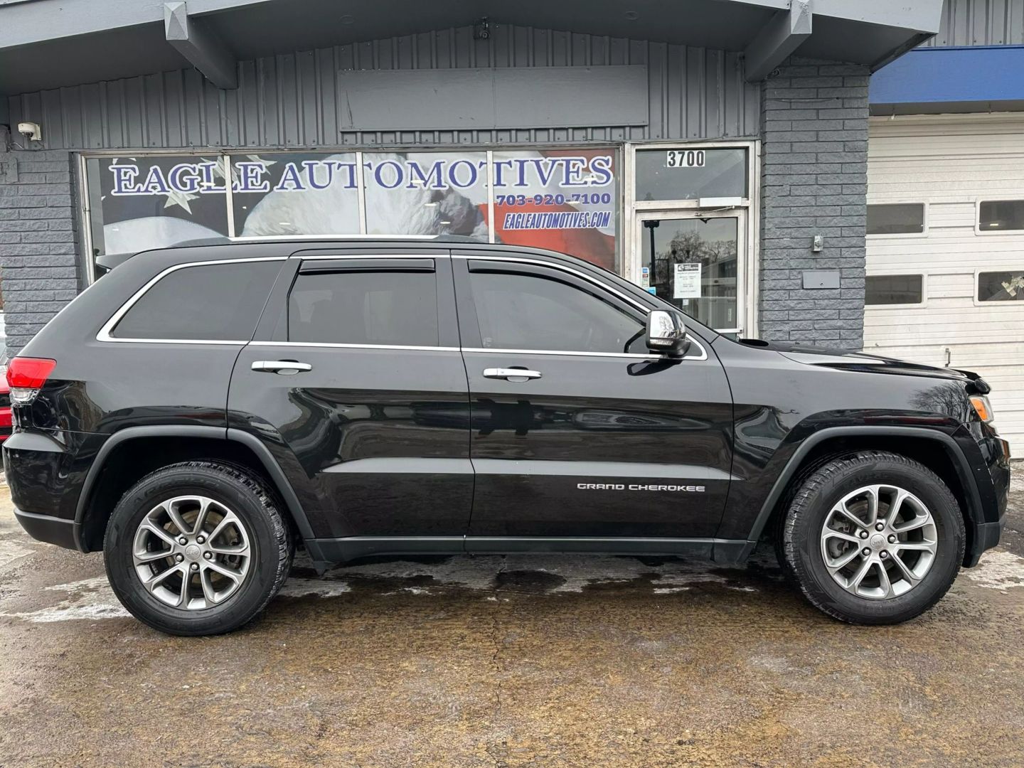 Used 2014 Jeep Grand Cherokee Limited with VIN 1C4RJEBG7EC433235 for sale in Arlington, VA