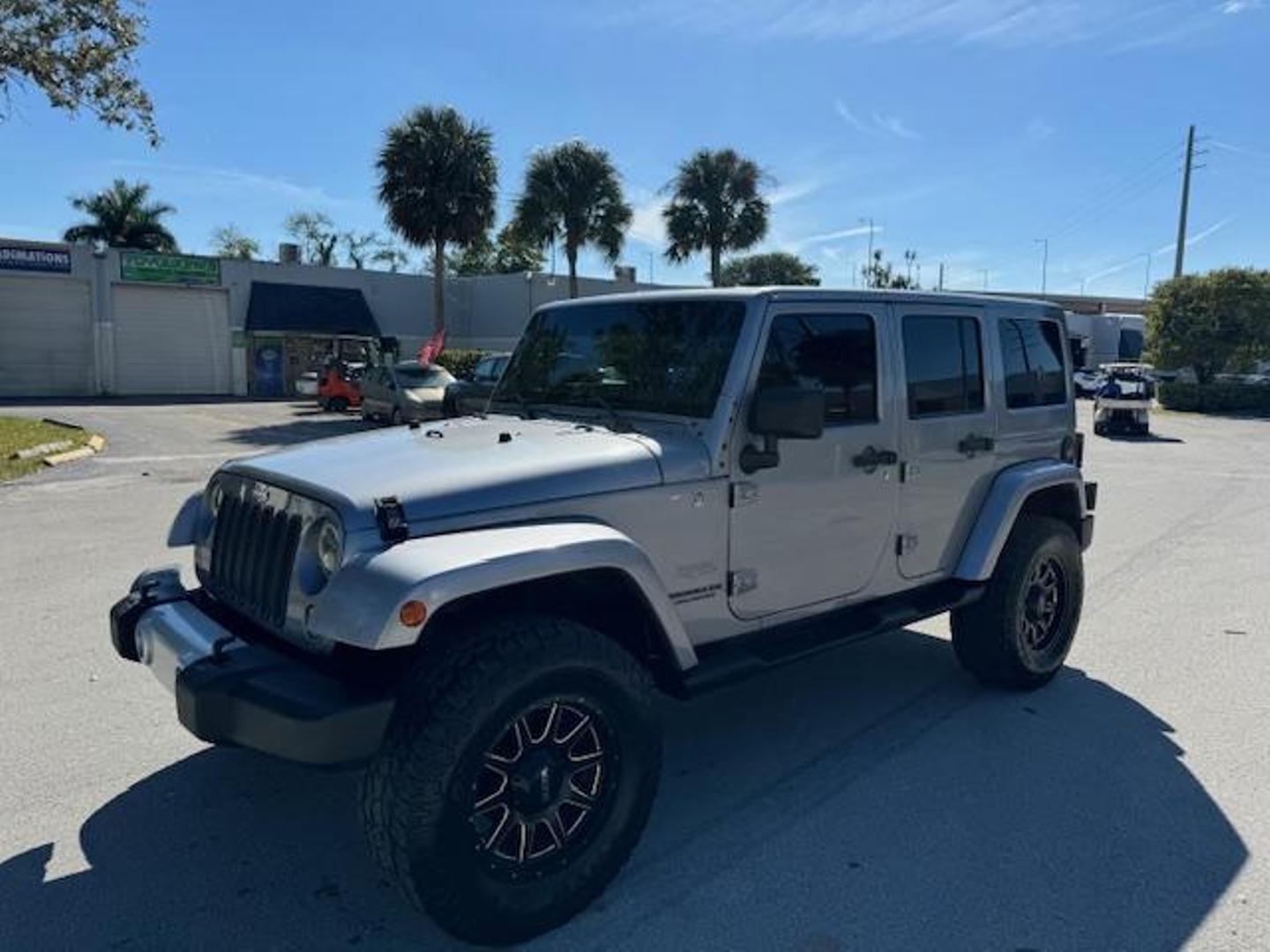 2013 Jeep Wrangler Unlimited Sahara photo 22