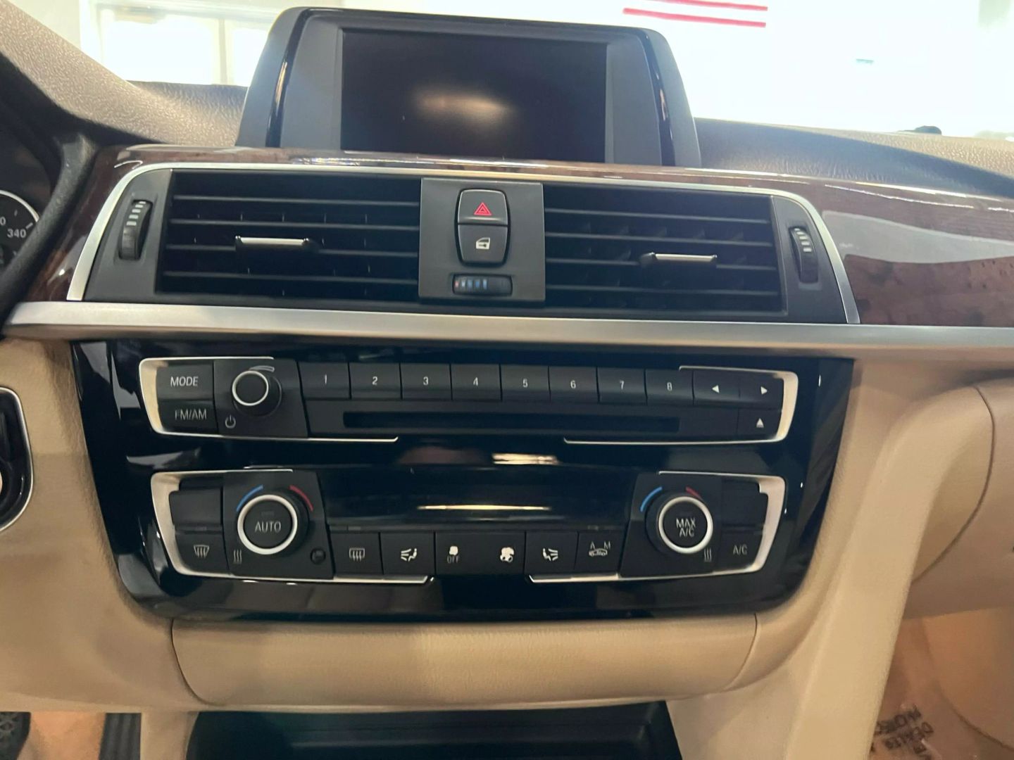 2016 Bmw 3 Series 320i Sedan 4d - Image 19