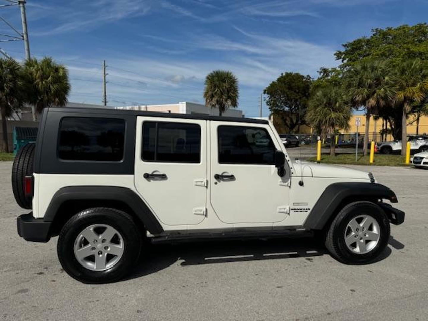 2010 Jeep Wrangler Unlimited Sport photo 8