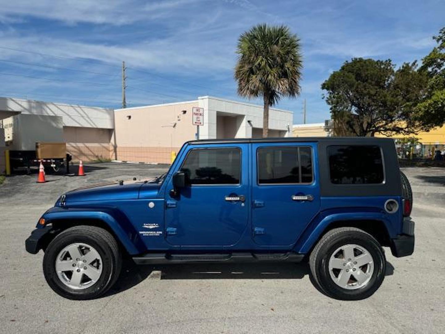 2010 Jeep Wrangler Unlimited Sahara photo 4