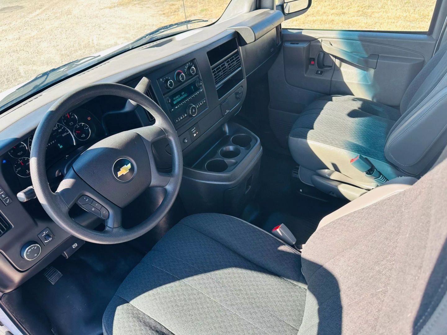 2018 Chevrolet Express 2500 Cargo - Image 17