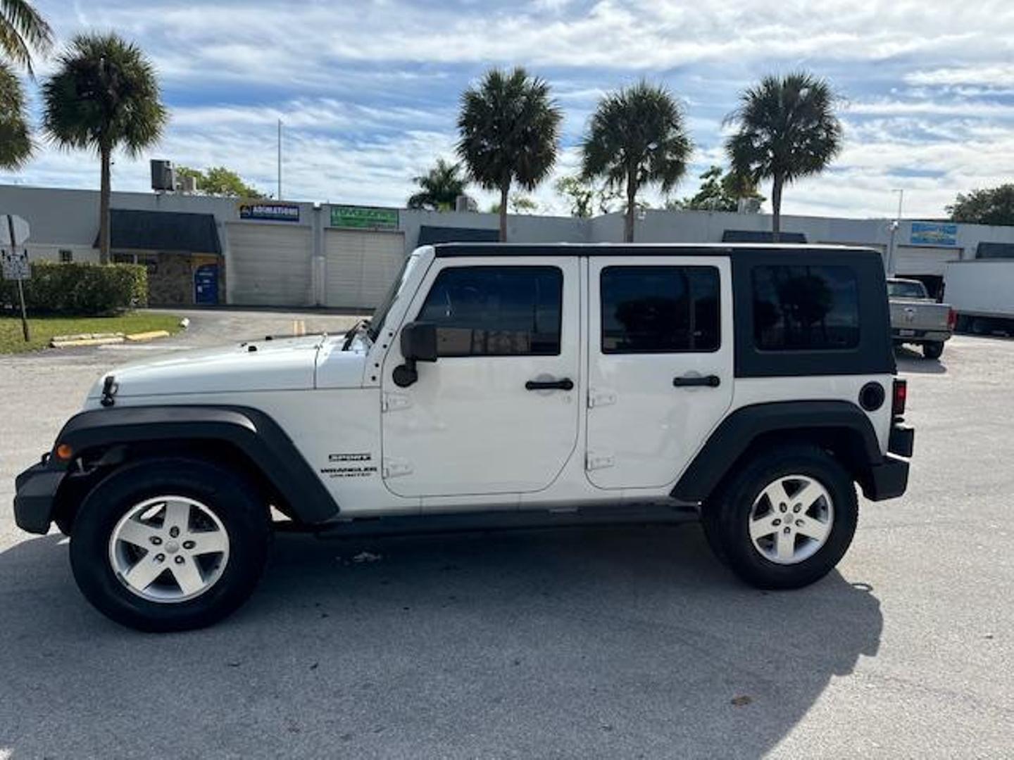 2010 Jeep Wrangler Unlimited Sport photo 16