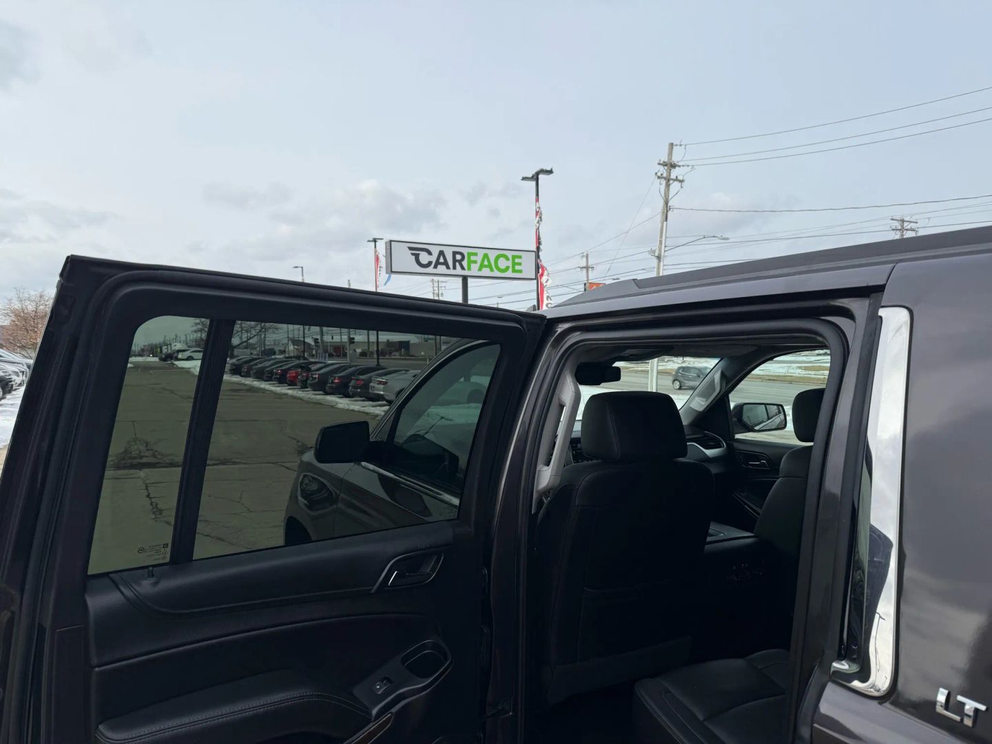 2018 Chevrolet Suburban - Image 20