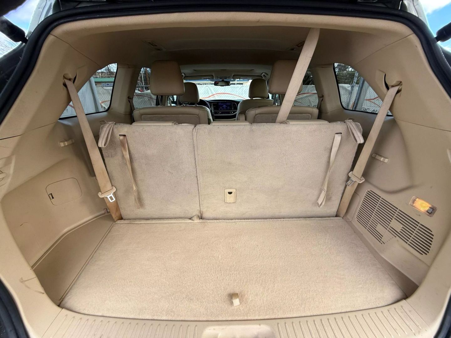 2016 Toyota Highlander - Image 21