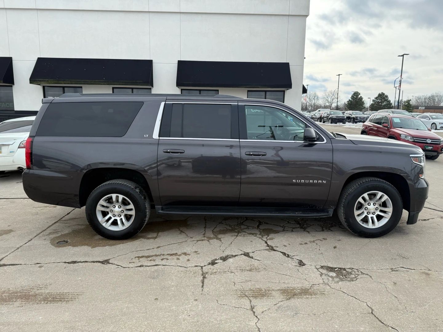 2018 Chevrolet Suburban - Image 16