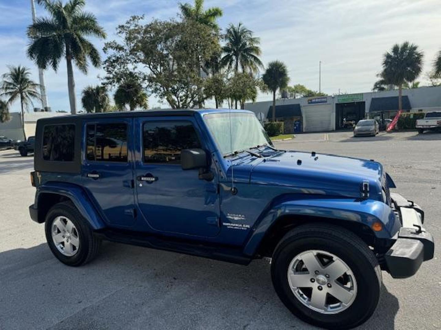 2010 Jeep Wrangler Unlimited Sahara photo 10