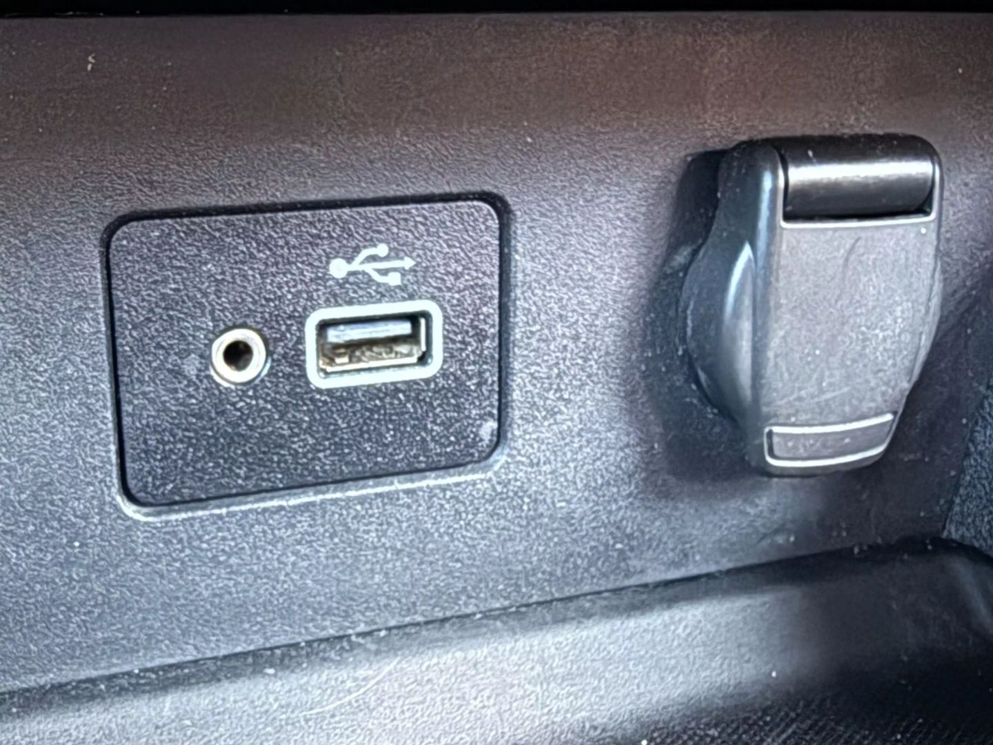 2021 Nissan Altima - Image 27